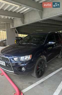 Позашляховик / Кросовер Mitsubishi Outlander 2010 в  фото 3 Позашляховик / Кросовер Mitsubishi Outlander 2010 в