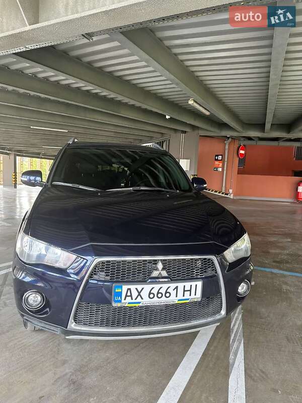 Внедорожник / Кроссовер Mitsubishi Outlander 2010 в Харькове фото 8 Внедорожник / Кроссовер Mitsubishi Outlander 2010 в Харькове