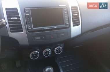 Позашляховик / Кросовер Mitsubishi Outlander 2008 в  фото 16 Позашляховик / Кросовер Mitsubishi Outlander 2008 в