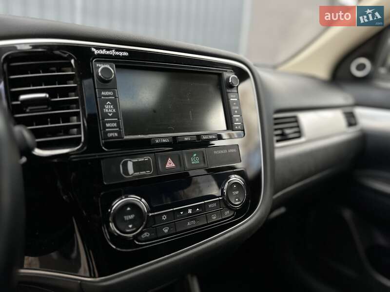 Позашляховик / Кросовер Mitsubishi Outlander 2013 в Івано-Франківську фото 18 Позашляховик / Кросовер Mitsubishi Outlander 2013 в Івано-Франківську