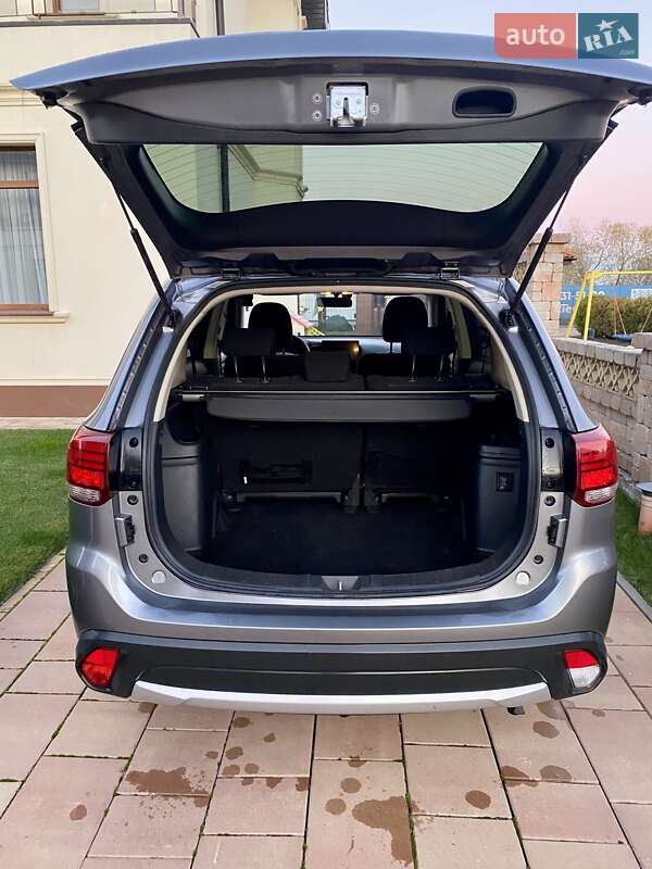 Позашляховик / Кросовер Mitsubishi Outlander 2018 в Києві фото 12 Позашляховик / Кросовер Mitsubishi Outlander 2018 в Києві