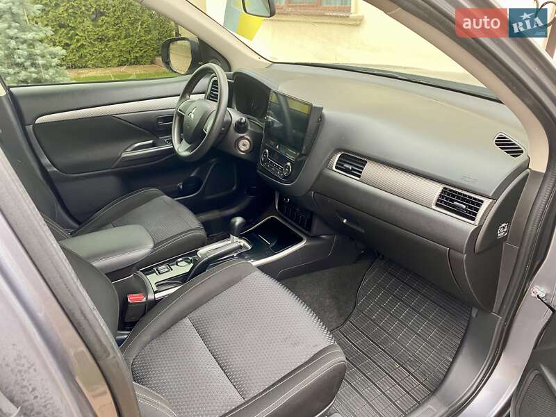 Позашляховик / Кросовер Mitsubishi Outlander 2018 в Києві фото 15 Позашляховик / Кросовер Mitsubishi Outlander 2018 в Києві