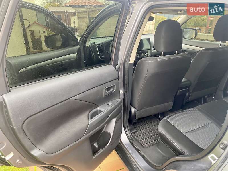 Позашляховик / Кросовер Mitsubishi Outlander 2018 в Києві фото 18 Позашляховик / Кросовер Mitsubishi Outlander 2018 в Києві