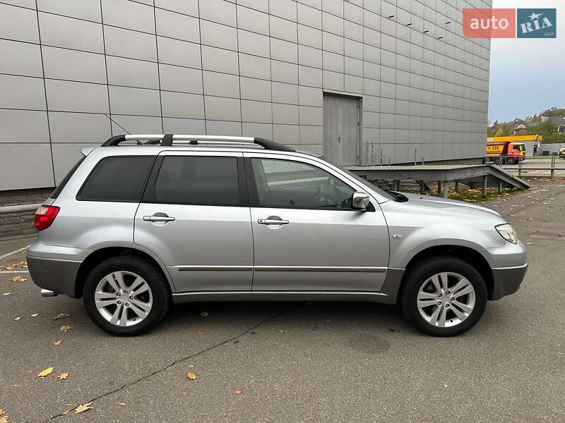 Внедорожник / Кроссовер Mitsubishi Outlander 2005 в Броварах фото 5 Внедорожник / Кроссовер Mitsubishi Outlander 2005 в Броварах