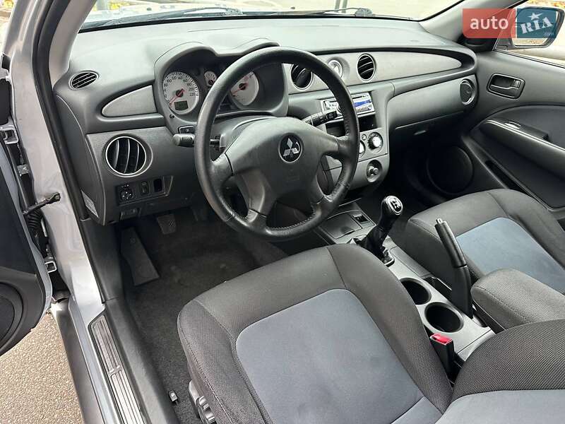 Внедорожник / Кроссовер Mitsubishi Outlander 2005 в Броварах фото 7 Внедорожник / Кроссовер Mitsubishi Outlander 2005 в Броварах