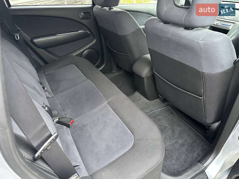 Внедорожник / Кроссовер Mitsubishi Outlander 2005 в Броварах фото 11 Внедорожник / Кроссовер Mitsubishi Outlander 2005 в Броварах