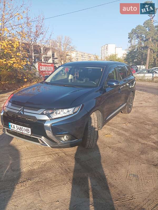 Внедорожник / Кроссовер Mitsubishi Outlander 2021 в Киеве фото 5 Внедорожник / Кроссовер Mitsubishi Outlander 2021 в Киеве