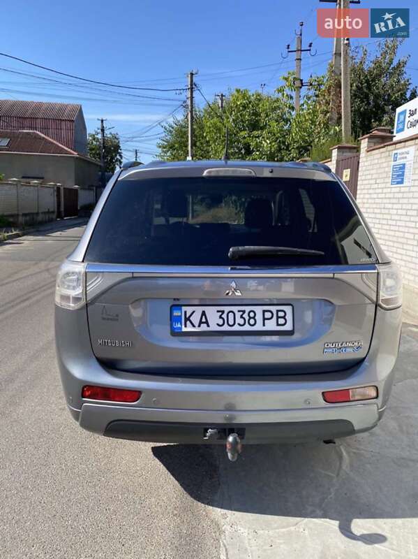 Внедорожник / Кроссовер Mitsubishi Outlander 2013 в Киеве фото 8 Внедорожник / Кроссовер Mitsubishi Outlander 2013 в Киеве