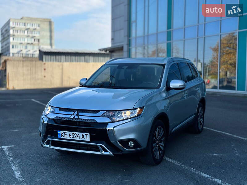 Внедорожник / Кроссовер Mitsubishi Outlander 2020 в Днепре фото 2 Внедорожник / Кроссовер Mitsubishi Outlander 2020 в Днепре