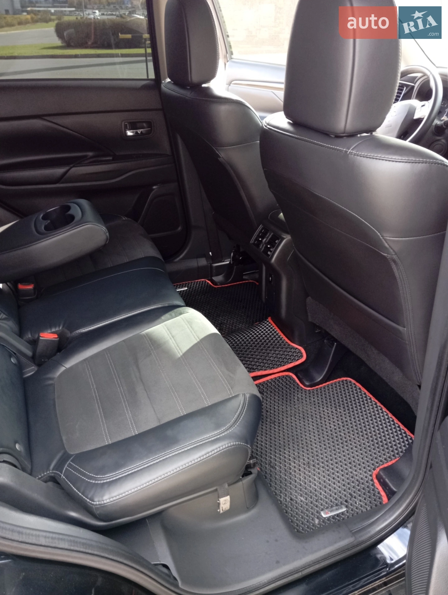 2019 Mitsubishi Outlander - мініатюра 2