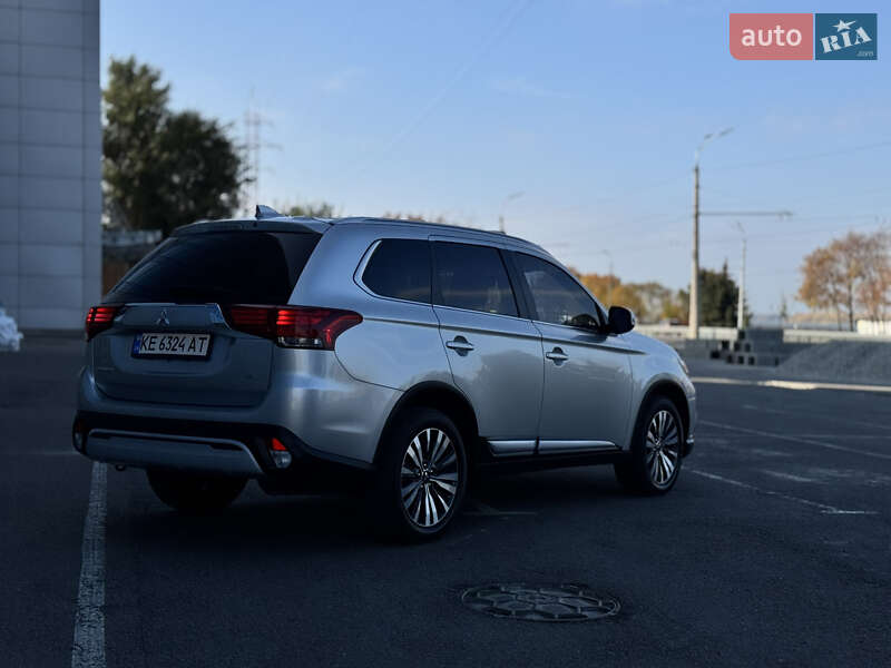 Внедорожник / Кроссовер Mitsubishi Outlander 2020 в Днепре фото 22 Внедорожник / Кроссовер Mitsubishi Outlander 2020 в Днепре