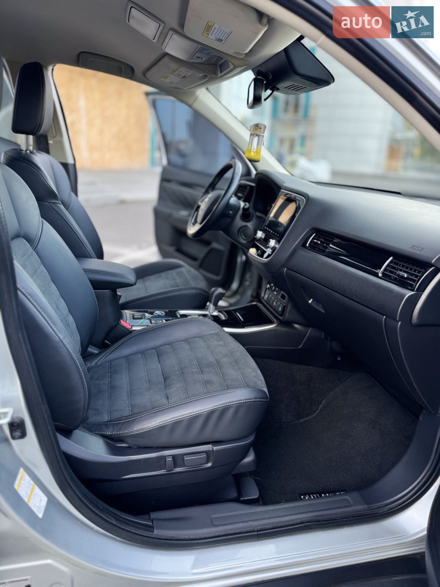 2020 Mitsubishi Outlander - мініатюра 36
