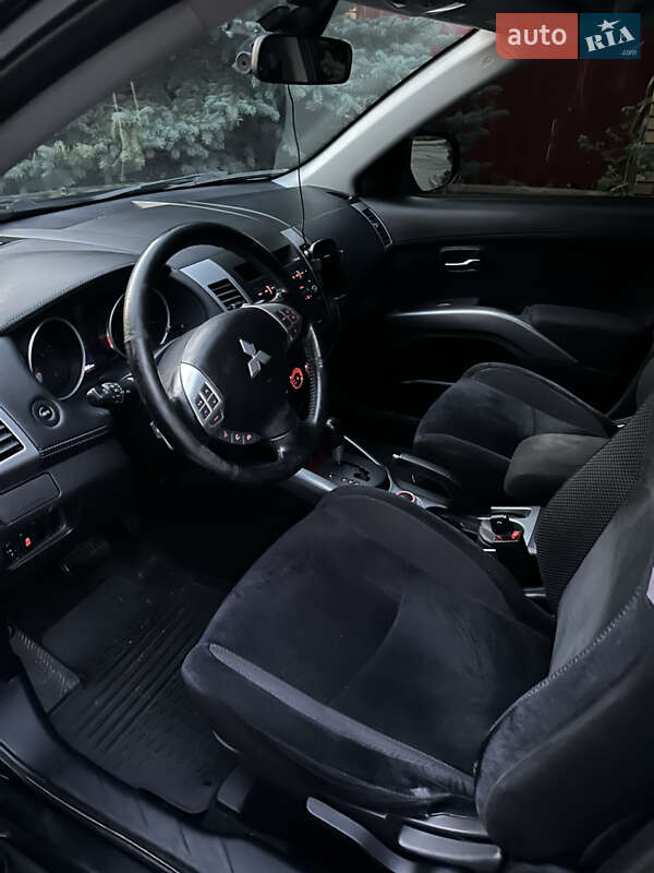 Позашляховик / Кросовер Mitsubishi Outlander 2011 в Львові фото 5 Позашляховик / Кросовер Mitsubishi Outlander 2011 в Львові