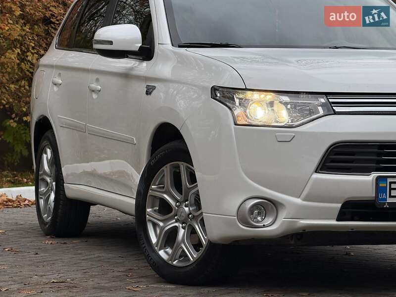Внедорожник / Кроссовер Mitsubishi Outlander 2014 в Дрогобыче фото 7 Внедорожник / Кроссовер Mitsubishi Outlander 2014 в Дрогобыче