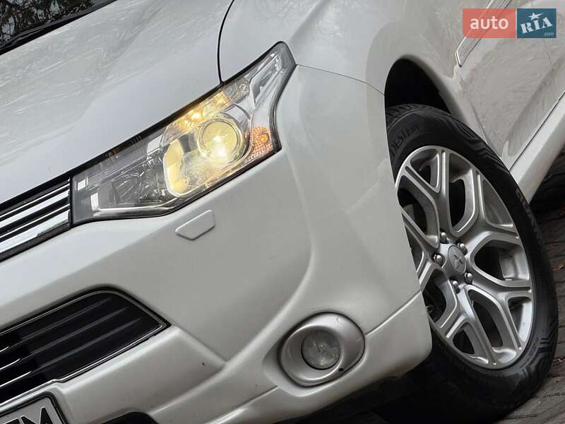 Внедорожник / Кроссовер Mitsubishi Outlander 2014 в Дрогобыче фото 16 Внедорожник / Кроссовер Mitsubishi Outlander 2014 в Дрогобыче