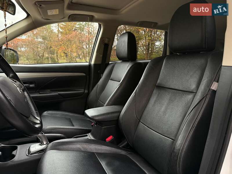 Внедорожник / Кроссовер Mitsubishi Outlander 2014 в Дрогобыче фото 31 Внедорожник / Кроссовер Mitsubishi Outlander 2014 в Дрогобыче