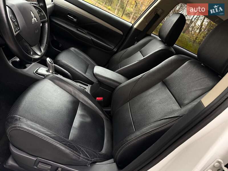 Внедорожник / Кроссовер Mitsubishi Outlander 2014 в Дрогобыче фото 36 Внедорожник / Кроссовер Mitsubishi Outlander 2014 в Дрогобыче