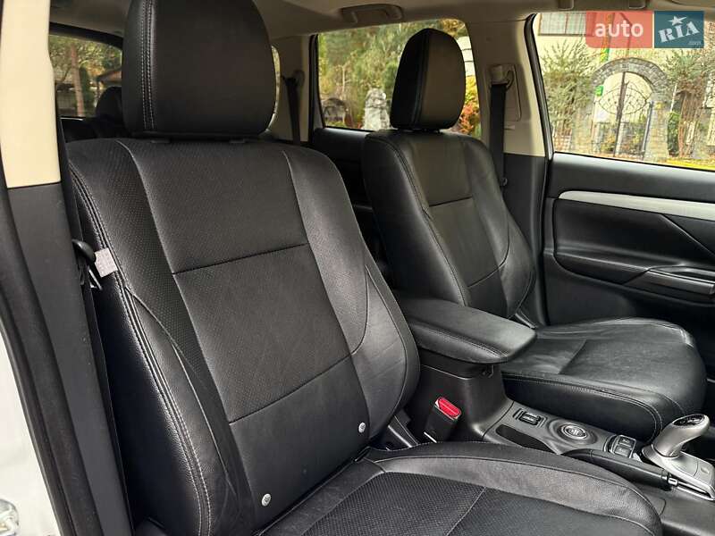 Внедорожник / Кроссовер Mitsubishi Outlander 2014 в Дрогобыче фото 53 Внедорожник / Кроссовер Mitsubishi Outlander 2014 в Дрогобыче