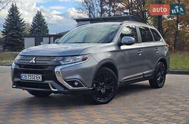Позашляховик / Кросовер Mitsubishi Outlander 2018 в Чернігові