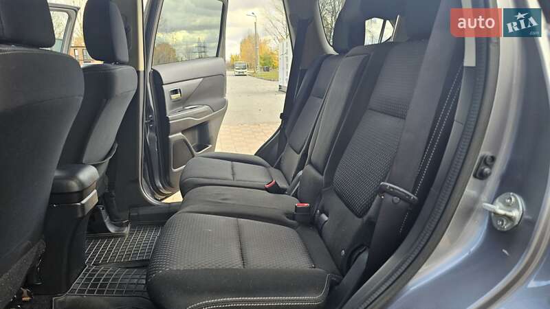 Внедорожник / Кроссовер Mitsubishi Outlander 2018 в Чернигове