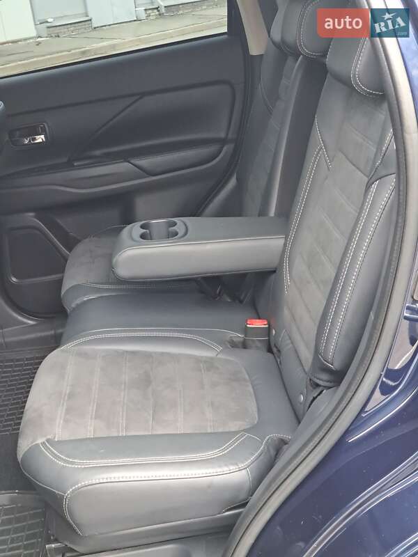 Внедорожник / Кроссовер Mitsubishi Outlander 2022 в Борисполе фото 20 Внедорожник / Кроссовер Mitsubishi Outlander 2022 в Борисполе