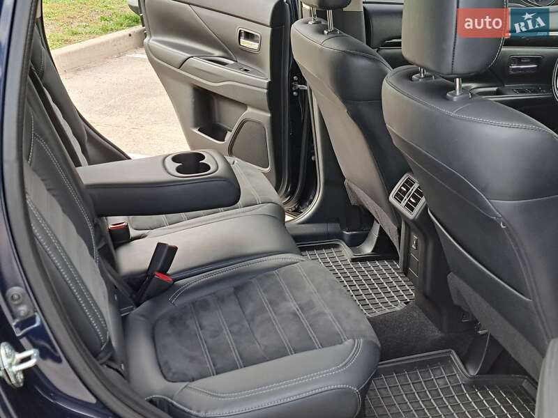 Внедорожник / Кроссовер Mitsubishi Outlander 2022 в Борисполе фото 19 Внедорожник / Кроссовер Mitsubishi Outlander 2022 в Борисполе