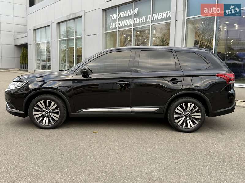 Позашляховик / Кросовер Mitsubishi Outlander 2019 в Києві фото 4 Позашляховик / Кросовер Mitsubishi Outlander 2019 в Києві