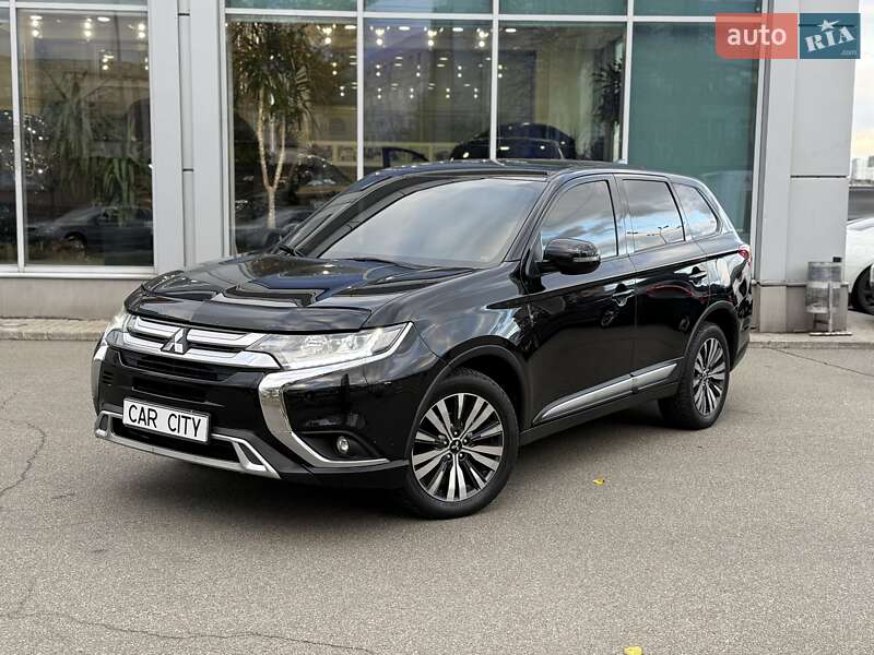 Позашляховик / Кросовер Mitsubishi Outlander 2019 в Києві фото 3 Позашляховик / Кросовер Mitsubishi Outlander 2019 в Києві