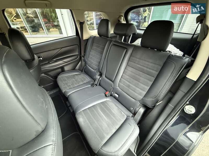 Позашляховик / Кросовер Mitsubishi Outlander 2019 в Києві фото 18 Позашляховик / Кросовер Mitsubishi Outlander 2019 в Києві