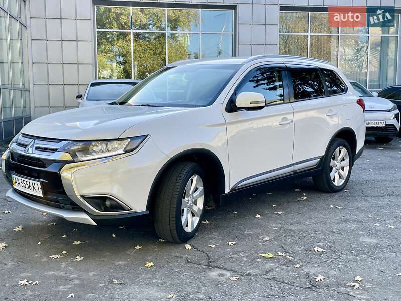 Внедорожник / Кроссовер Mitsubishi Outlander 2015 в Киеве фото 6 Внедорожник / Кроссовер Mitsubishi Outlander 2015 в Киеве