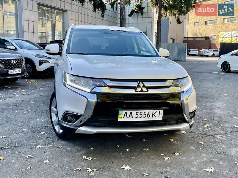 Внедорожник / Кроссовер Mitsubishi Outlander 2015 в Киеве фото 7 Внедорожник / Кроссовер Mitsubishi Outlander 2015 в Киеве