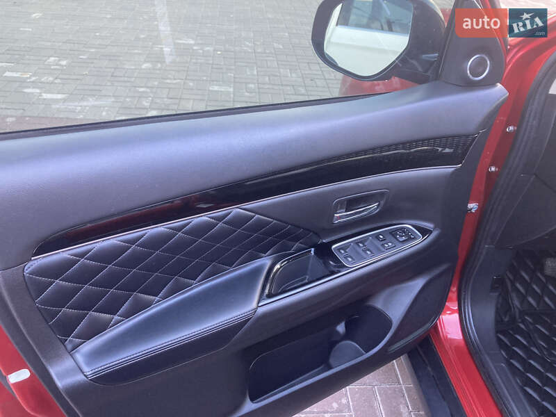 Внедорожник / Кроссовер Mitsubishi Outlander 2018 в Днепре