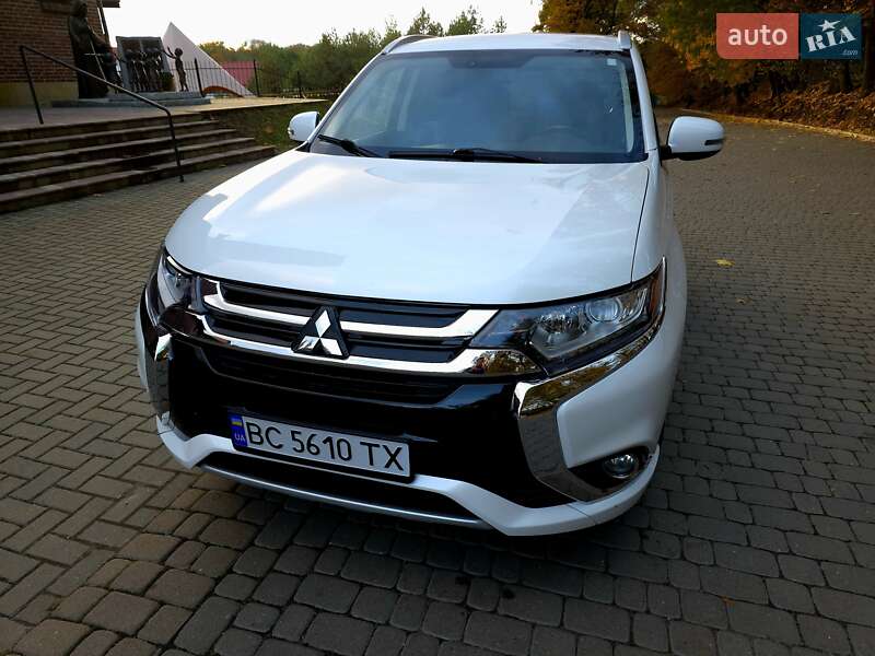Позашляховик / Кросовер Mitsubishi Outlander 2018 в Львові фото 16 Позашляховик / Кросовер Mitsubishi Outlander 2018 в Львові