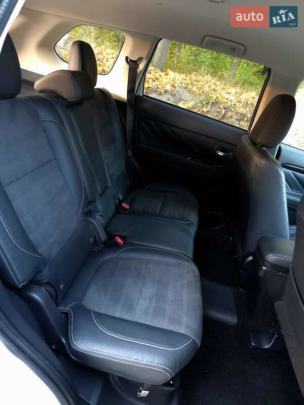 Позашляховик / Кросовер Mitsubishi Outlander 2018 в Львові фото 32 Позашляховик / Кросовер Mitsubishi Outlander 2018 в Львові