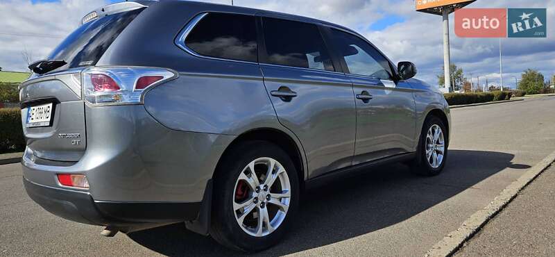 Позашляховик / Кросовер Mitsubishi Outlander 2013 в Кривому Розі фото 16 Позашляховик / Кросовер Mitsubishi Outlander 2013 в Кривому Розі