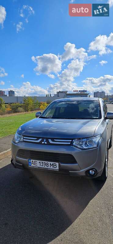 Позашляховик / Кросовер Mitsubishi Outlander 2013 в Кривому Розі фото 21 Позашляховик / Кросовер Mitsubishi Outlander 2013 в Кривому Розі
