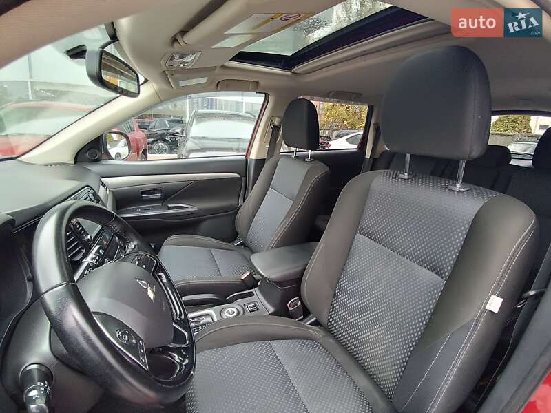 Внедорожник / Кроссовер Mitsubishi Outlander 2015 в Полтаве фото 25 Внедорожник / Кроссовер Mitsubishi Outlander 2015 в Полтаве