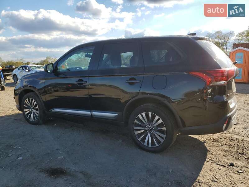 Внедорожник / Кроссовер Mitsubishi Outlander 2018 в Тернополе