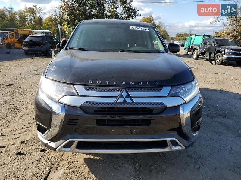 Внедорожник / Кроссовер Mitsubishi Outlander 2018 в Тернополе