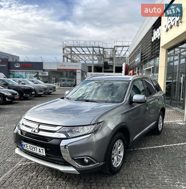 Позашляховик / Кросовер Mitsubishi Outlander 2017 в Дніпрі