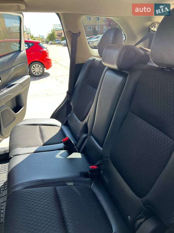 Позашляховик / Кросовер Mitsubishi Outlander 2014 в Одесі