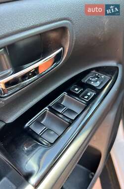 Позашляховик / Кросовер Mitsubishi Outlander 2014 в Одесі