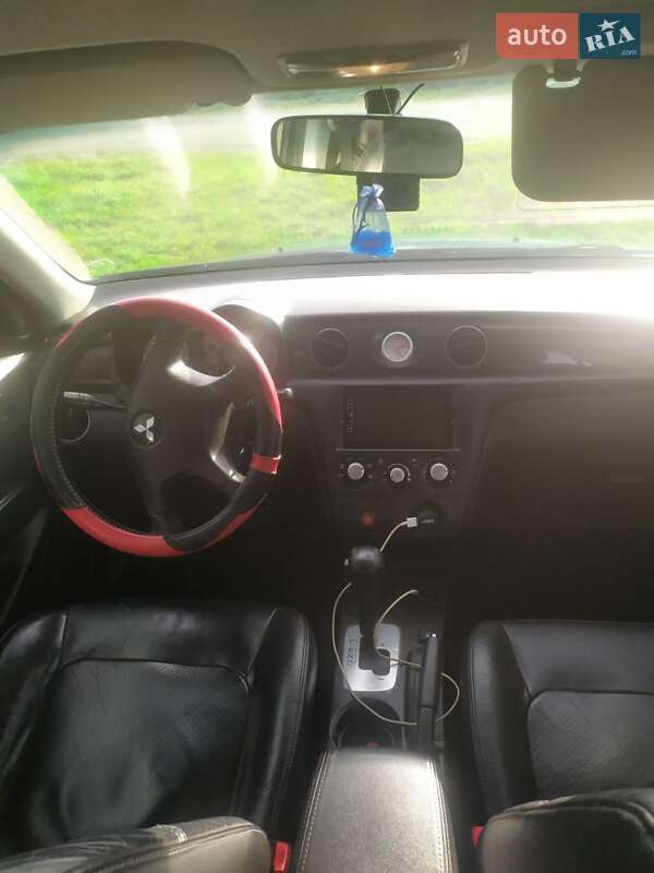 Позашляховик / Кросовер Mitsubishi Outlander 2007 в Львові