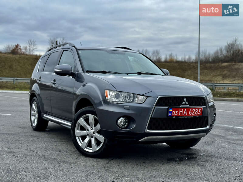Внедорожник / Кроссовер Mitsubishi Outlander 2011 в Полтаве