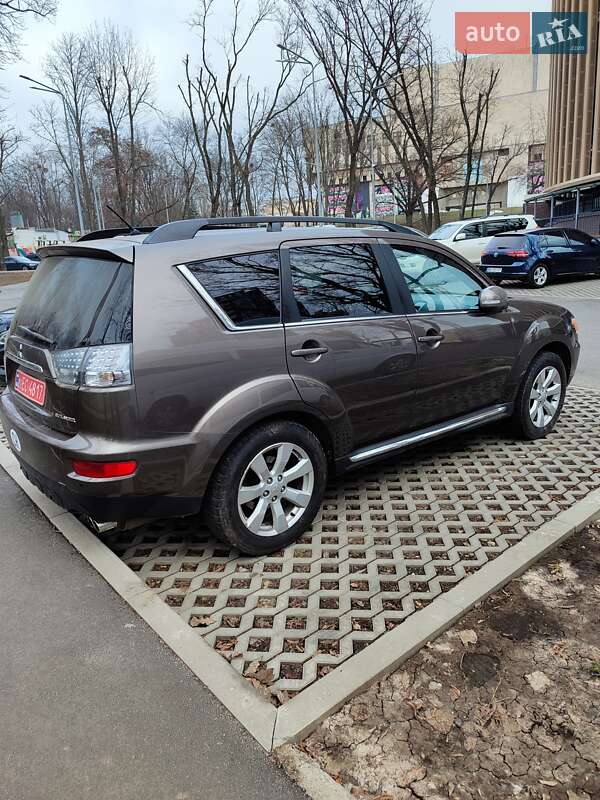 Внедорожник / Кроссовер Mitsubishi Outlander 2010 в Печенегах