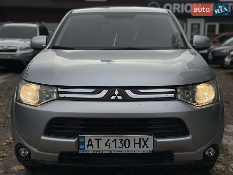 Внедорожник / Кроссовер Mitsubishi Outlander 2012 в Днепре