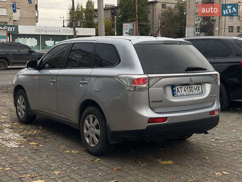 Внедорожник / Кроссовер Mitsubishi Outlander 2012 в Днепре