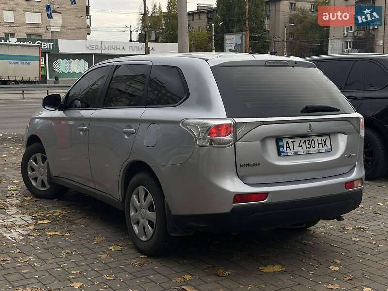 Внедорожник / Кроссовер Mitsubishi Outlander 2012 в Днепре
