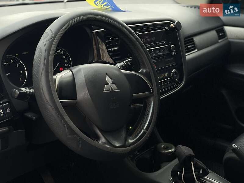 Внедорожник / Кроссовер Mitsubishi Outlander 2012 в Днепре