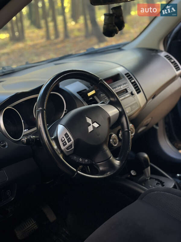 Внедорожник / Кроссовер Mitsubishi Outlander 2011 в Хмельницком